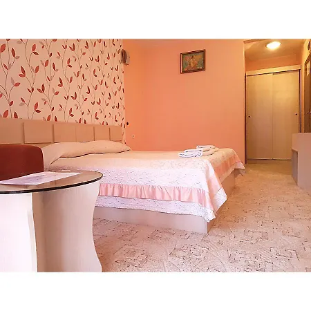 Hotel семеен сокол Sandanski