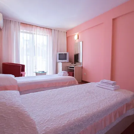 Хотел семеен сокол