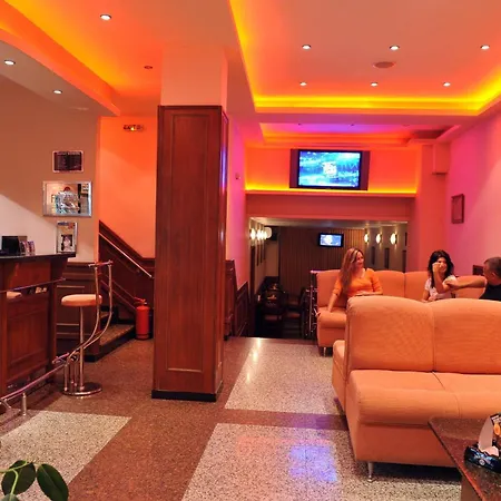 Hotel семеен сокол