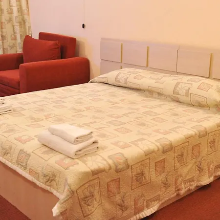 семеен сокол 桑丹斯基