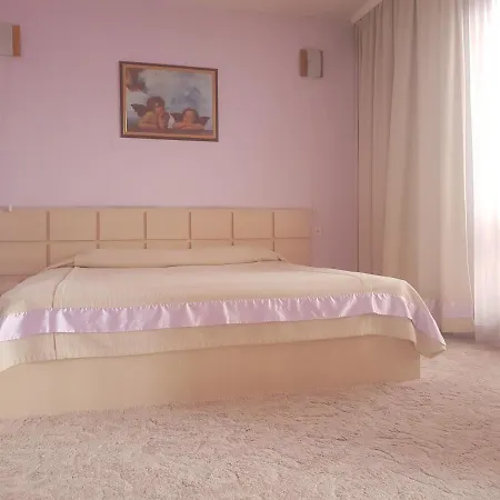 семеен сокол 3* Sandanski