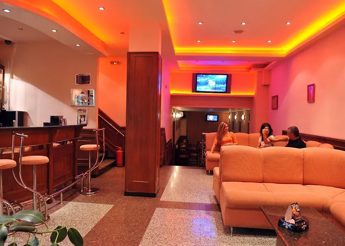 호텔 семеен сокол