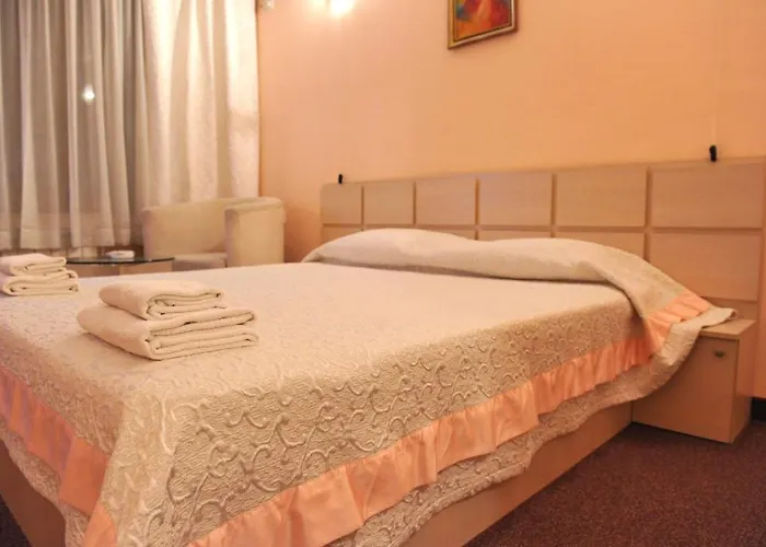 酒店 семеен сокол 桑丹斯基