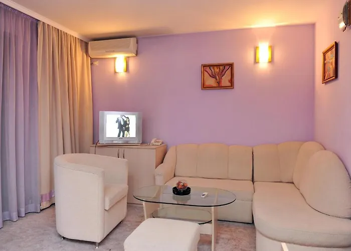 호텔 семеен сокол 3*